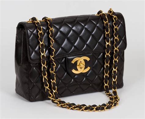 chanel classic black jumbo bag